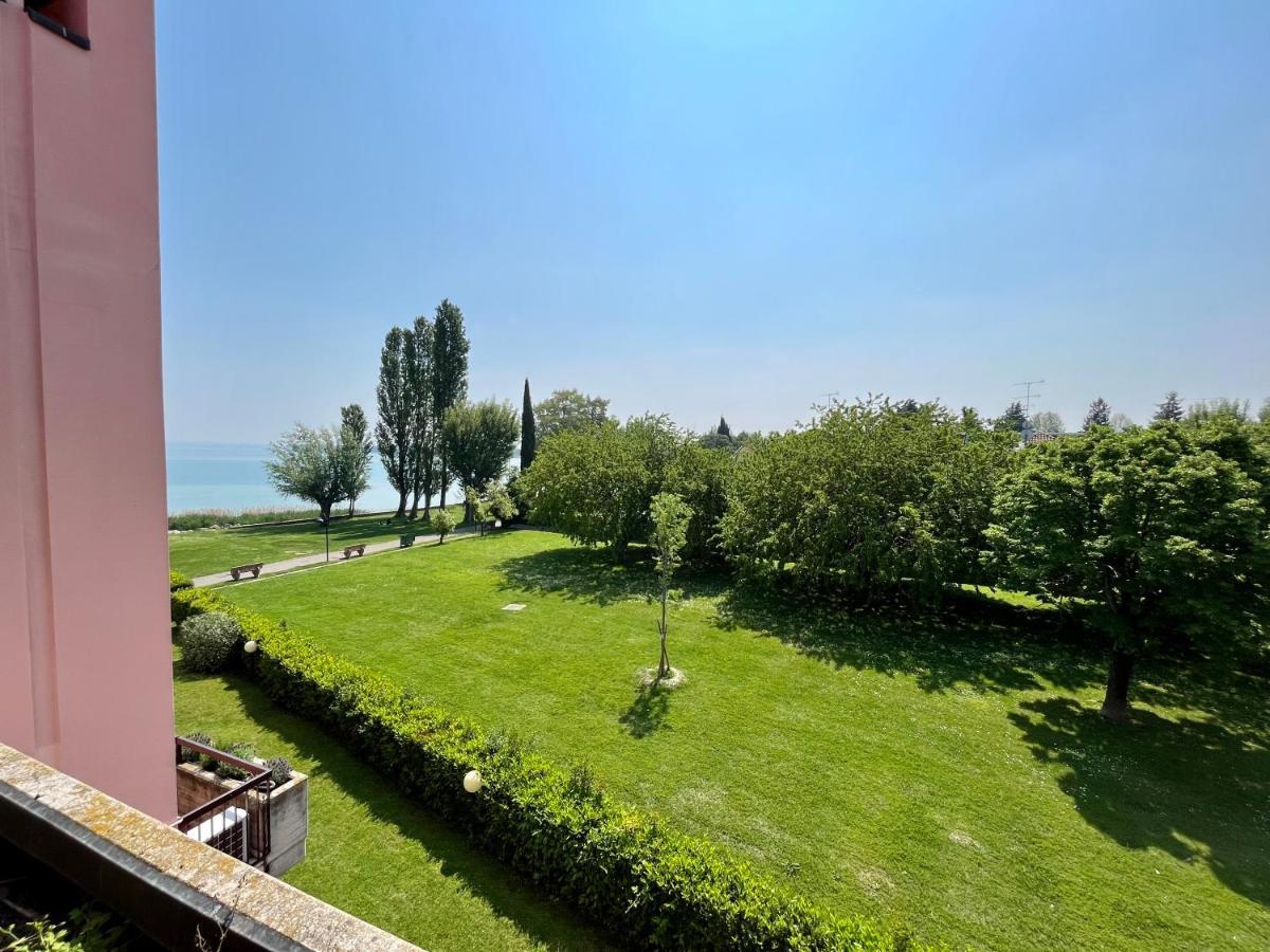 Residence Virgilio Sirmione Exteriör bild