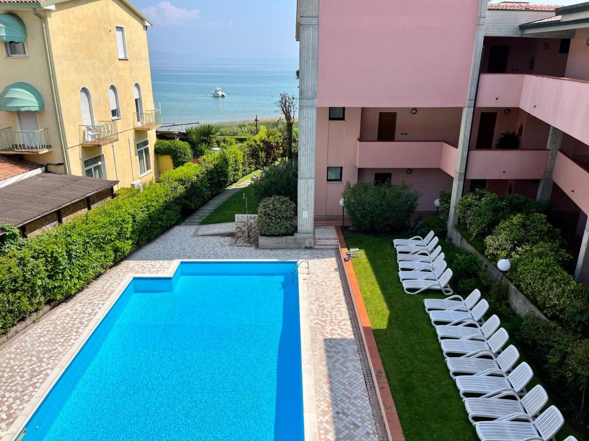 Residence Virgilio Sirmione Exteriör bild
