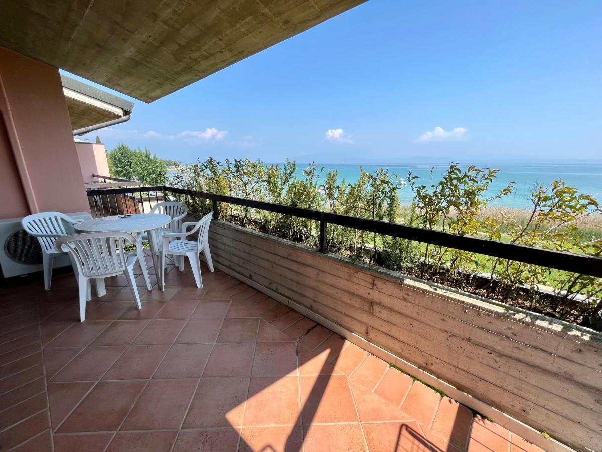 Residence Virgilio Sirmione Exteriör bild