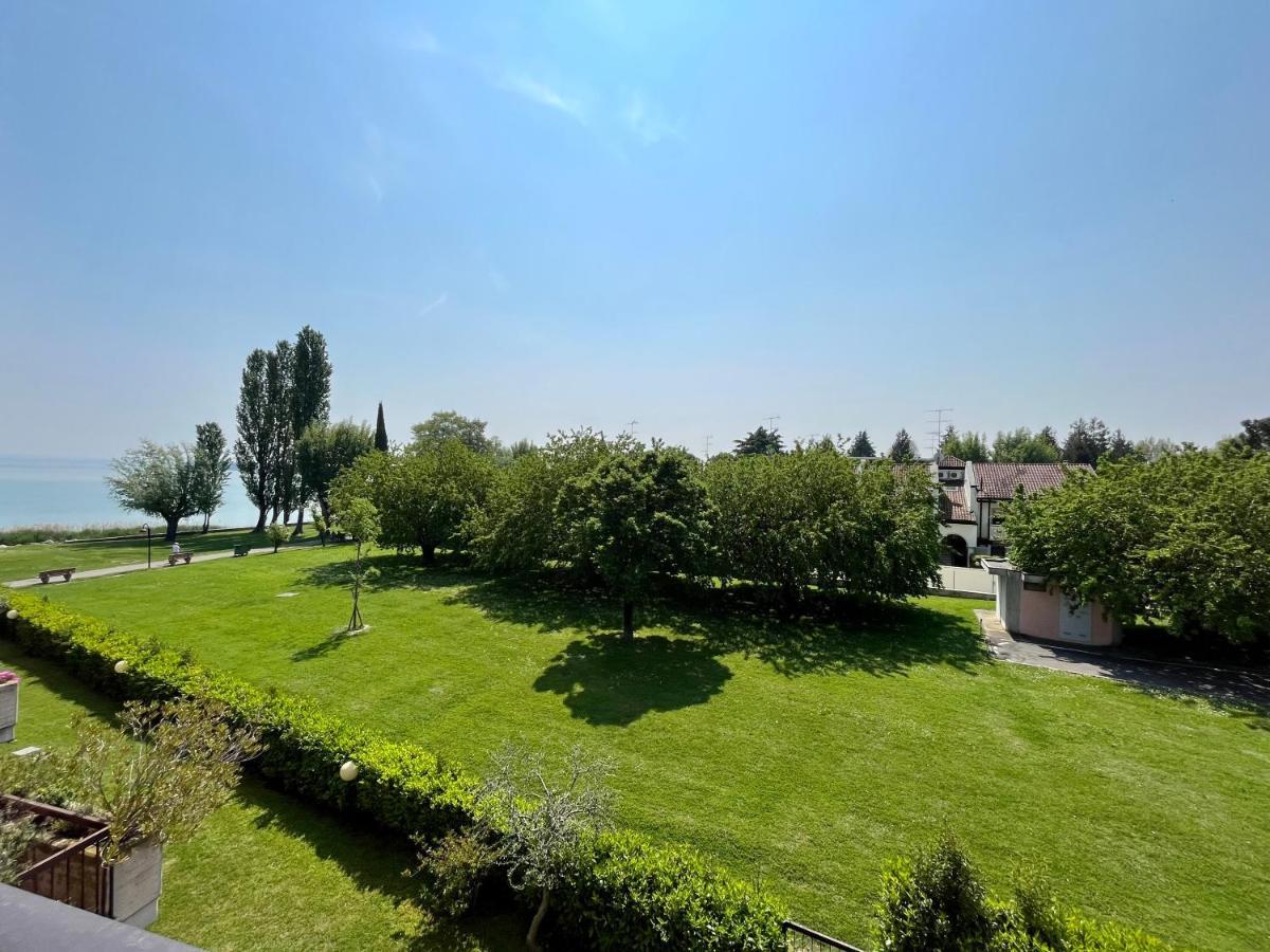 Residence Virgilio Sirmione Exteriör bild